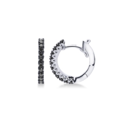 Aros en oro blanco de 18k con diamantes negros