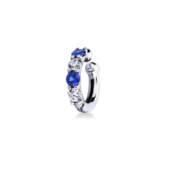 Ear cuff en oro blanco 18 ct con diamantes y zafiros azules
