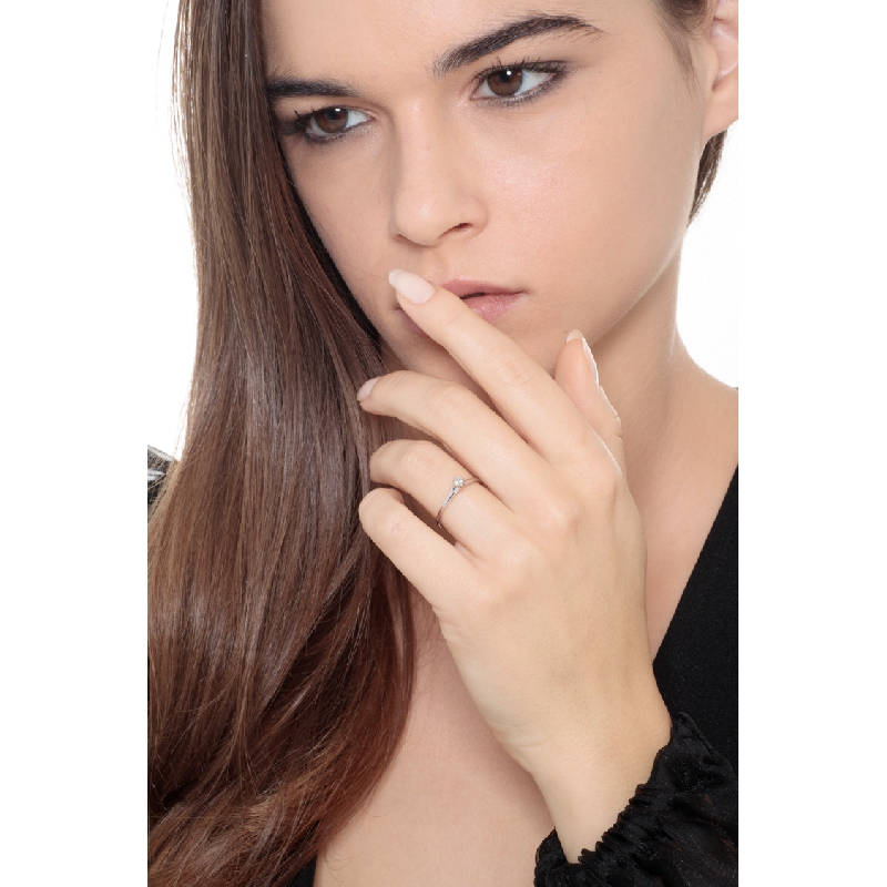 Anillo solitario 0,15 quilates diamante de oro blanco 18 kilates  Anillo solitario 0,15 quilates diamante de oro blanco 18 kilates