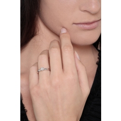 Solitario con 4 garras en oro blanco de 18 kilates con diamante de 0,25 ct 2