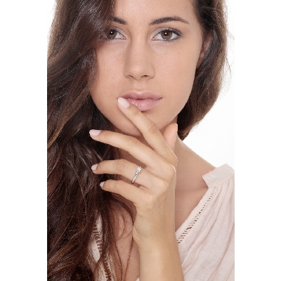 Solitario de oro blanco de 18 kilates con diamante de 0,40 quilates