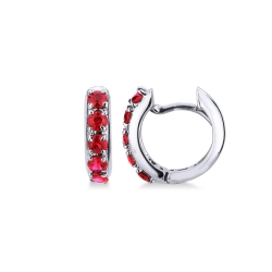 Pendientes de aro de oro blanco de 18k con rubíes