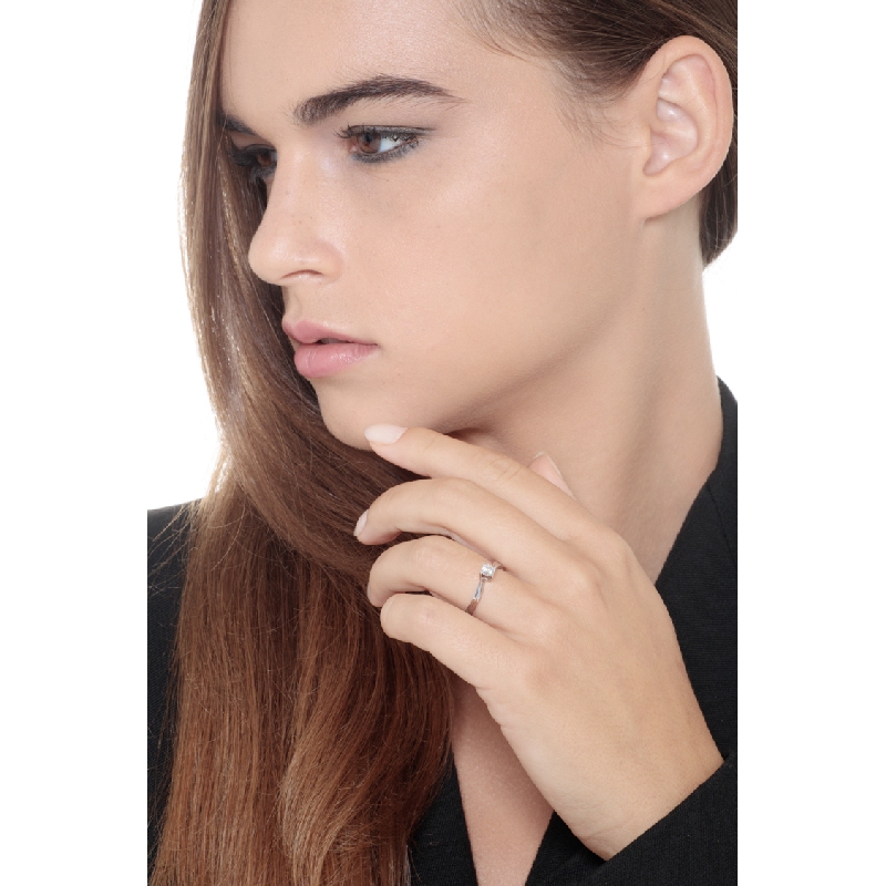 Anillo de compromiso oro blanco 18 kilates y diamante 0,30 quilates  Anillo de compromiso oro blanco 18 kilates y diamante 0,30 quilates