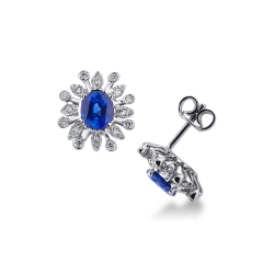Pendientes de oro blanco de 18k con flores de zafiro azul y diamantes