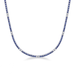 Collar tennis en oro blanco de 18 quilates con zafiros azules y diamantes