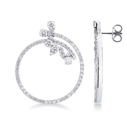 Aros con flores en oro blanco de 18k con diamantes