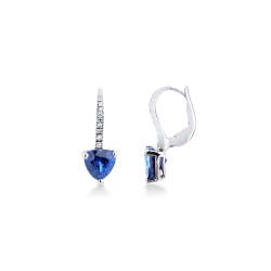 Pendientes en oro blanco de 18k con zafiro azul