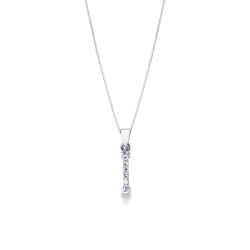 Collar con letra I de diamantes