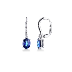 Pendientes de oro blanco con zafiros azules