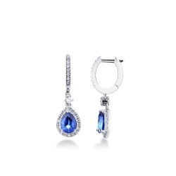 Pendientes en oro blanco de 18k con zafiros azules 7x5 mm
