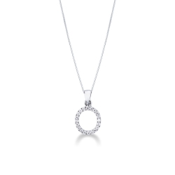 Collar con letra O de diamantes