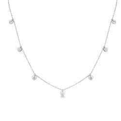 Collar en oro blanco 18k con nueve colgantes en forma de corazón con diamantes