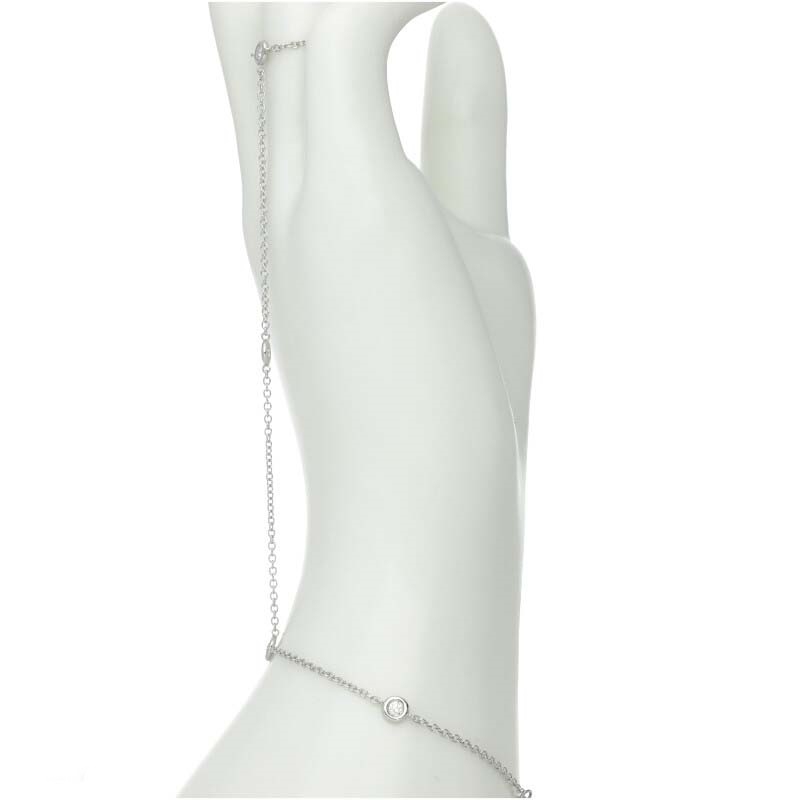 Pulsera de mano en oro blanco de 18k con diamantes  Pulsera de mano en oro blanco de 18k con diamantes