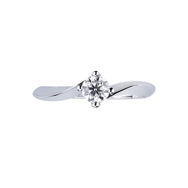Solitario Valentino en oro blanco 18 quilates con un diamante 0,40 ct Solitario Valentino en oro blanco 18 quilates con un diamante 0,40 ct