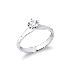 Anillo de compromiso en oro blanco de 18 kilates con diamante 0,50 quilates