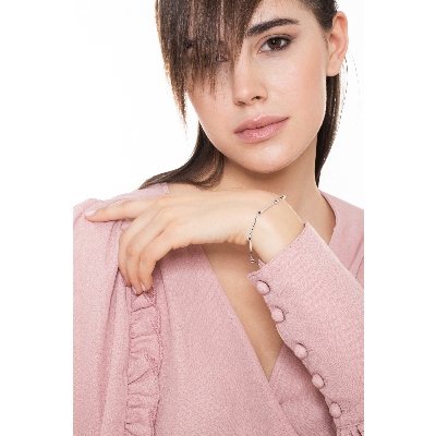 Pulsera alternada oro blanco de 18 quilates con zafiros azules