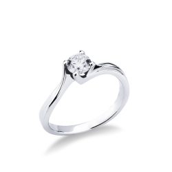 Solitario en oro blanco de 18 quilates con un diamante 0,50 ct