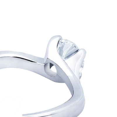 Anillo solitario de mujer en oro blanco 18k con diamante 1.00 ct