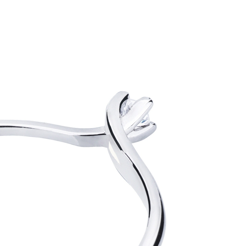 Solitario en oro blanco 18 quilates con diamante 0,04 ct Solitario en oro blanco 18 quilates con diamante 0,04 ct