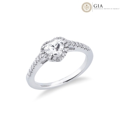 Anillo solitario en oro blanco 18k con diamante corazón certificado GIA CT.0.70