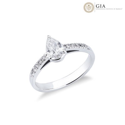 Anillo con diamante corte corazón 0,50 ct GIA en oro blanco 18k