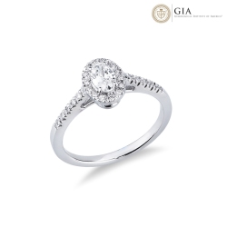 Anillo solitario en oro blanco750 con un diamante ovalado GIA CT.0.30