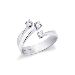 Anillo de compromiso con 3 brazos abiertos y diamantes 0,30 quilates