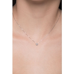 Colgante solitario de oro blanco de 18 kilates y diamante de 0.02 quilates 2