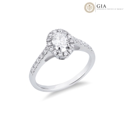 Anillo Solitario  Diamante Natural Ovalado GIA  CT.0.50  y Diamantes