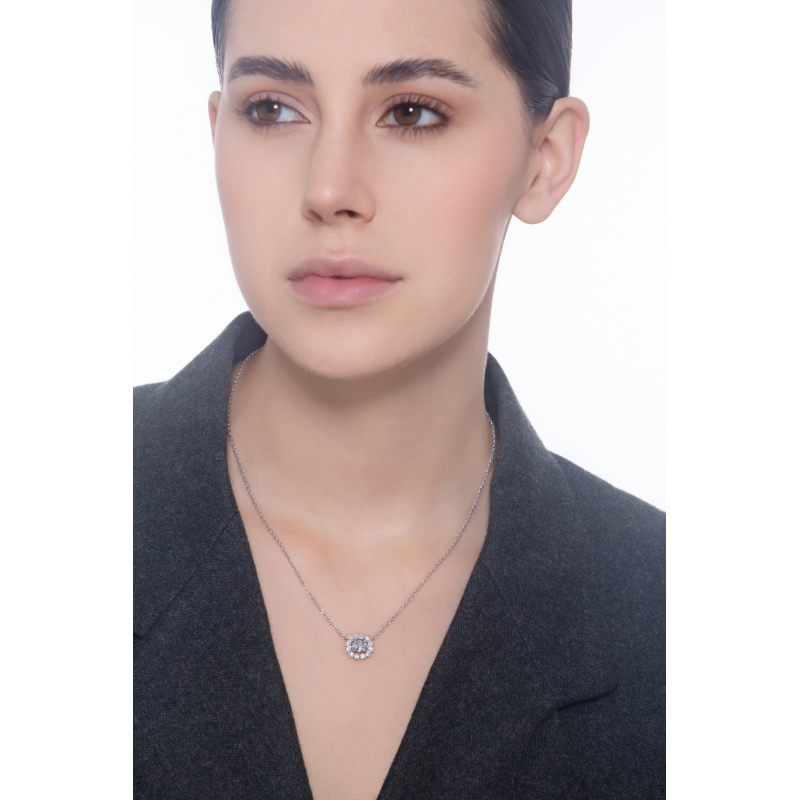 Collar oro 18k aguamarina ovalada y diamantes