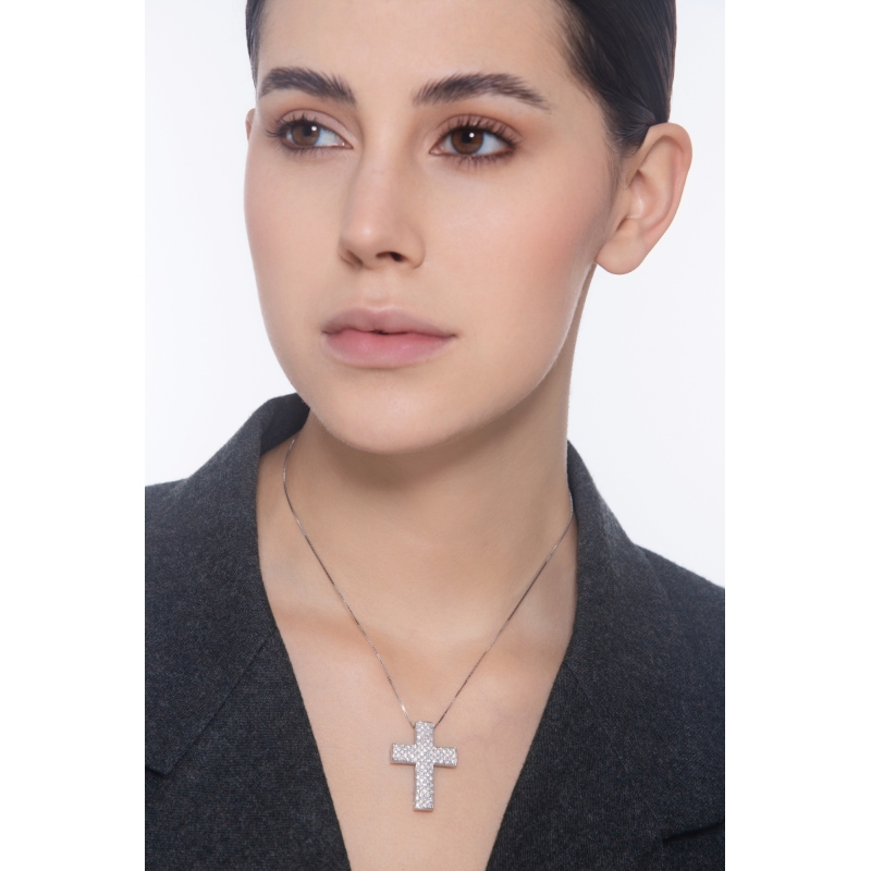 Collar oro blanco de 18k con colgante cruz Collar oro blanco de 18k con colgante cruz