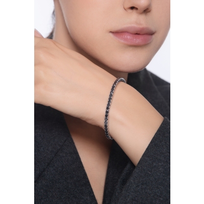 Pulsera tennis con garras en oro blanco 18k con diamantes negros 7,23 ct