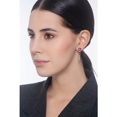 Pendientes en oro rosa con flor de rubies y diamantes