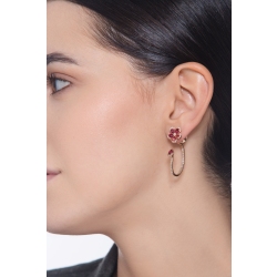 Pendientes en oro rosa con flor de rubies y diamantes 2