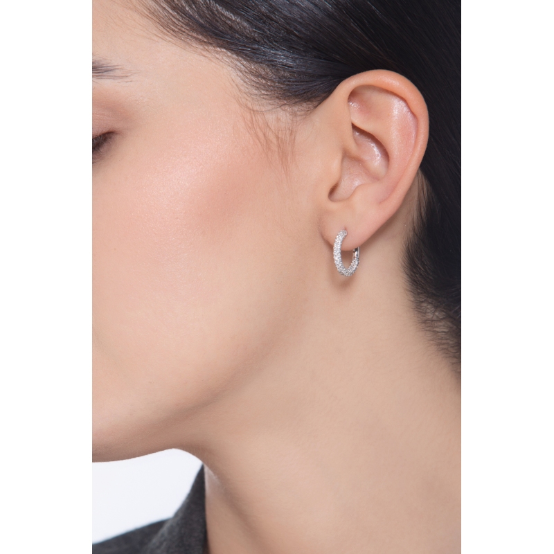 Pendientes aro en oro blanco de 18k con diamantes