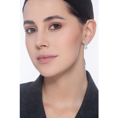 Pendientes diseño hojas en oro blanco de 18k con diamantes 