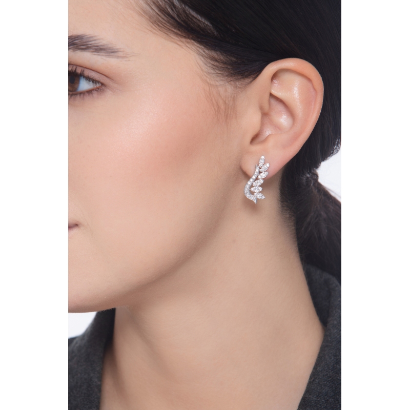 Pendientes diseño hojas en oro blanco de 18k con diamantes 