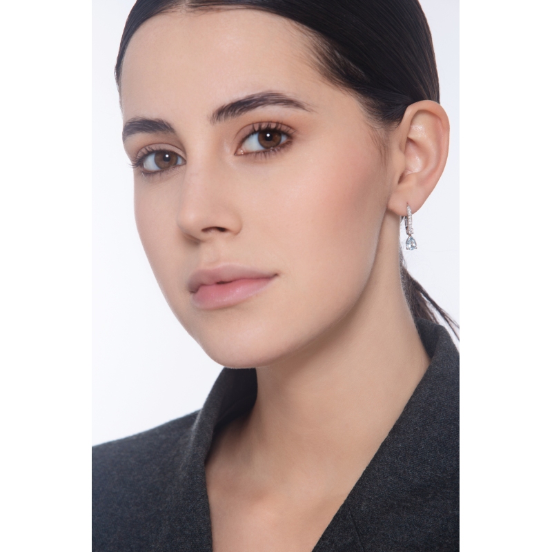 Pendientes en oro blanco 750 con aguamarina gota y diamantes