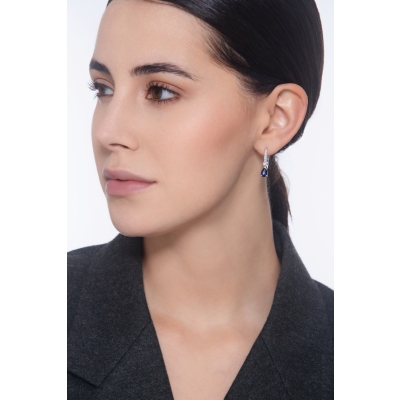 Pendientes con gancho en oro blanco 18k con zafiro azul y diamantes