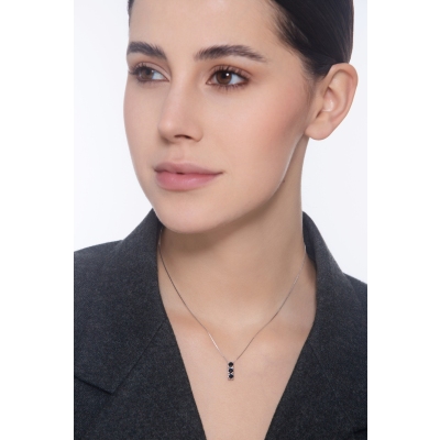 Collar oro blanco 18k con colgante trilogy diamantes negros