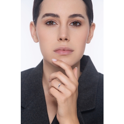 Anillo solitario en oro blanco de 18k con cuatro garras  CT 0,20