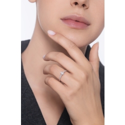Anillo solitario oro blanco 18qt con diamante ovalado GIA 0,30ct 2