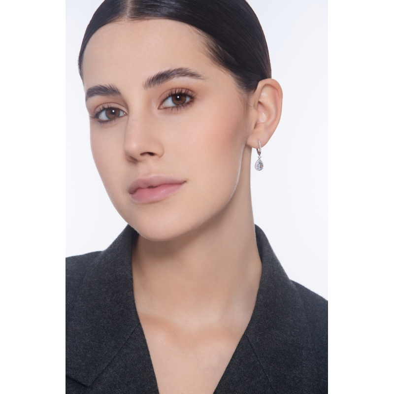 Pendientes en Oro 18k con Aguamarina y Diamantes Pendientes en Oro 18k con Aguamarina y Diamantes