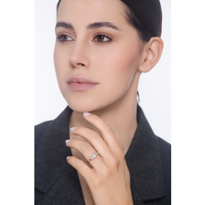 Anillo solitario en oro blanco 18k con diamante 0,50 ct