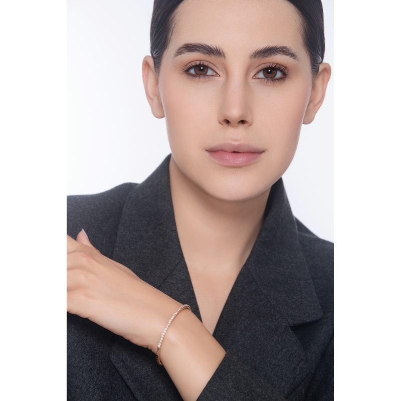 Brazalete rígido en oro rosa de 18k con diamantes Brazalete rígido en oro rosa de 18k con diamantes