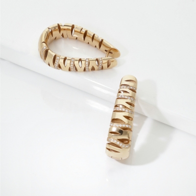 Pendientes oro rosa 18k con diamantes y acabado estriado