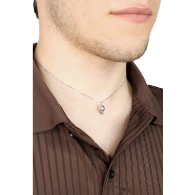 Collar en oro blanco 18k con colgante skull y diamantes