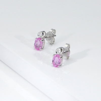 Pendientes boton en oro blanco 18k con zafiro rosa y diamante