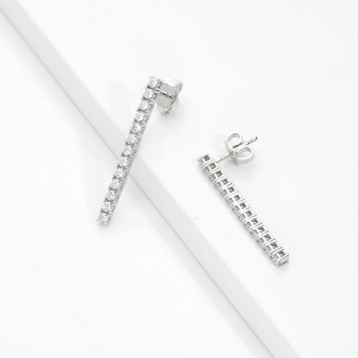 Pendientes tennis lineales en oro blanco 18k con diamantes