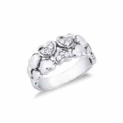 Anillo Banda en Oro Blanco de 18 Quilates con Corazoncitos de Diamantes